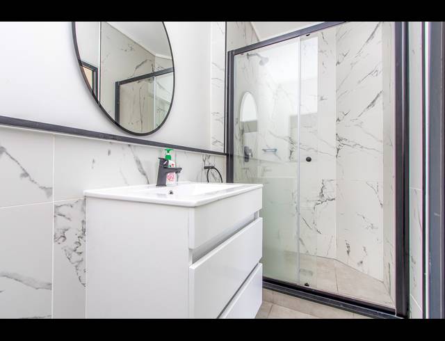 2 BEDROOM APARTMENT TO LET IN WATERFALL